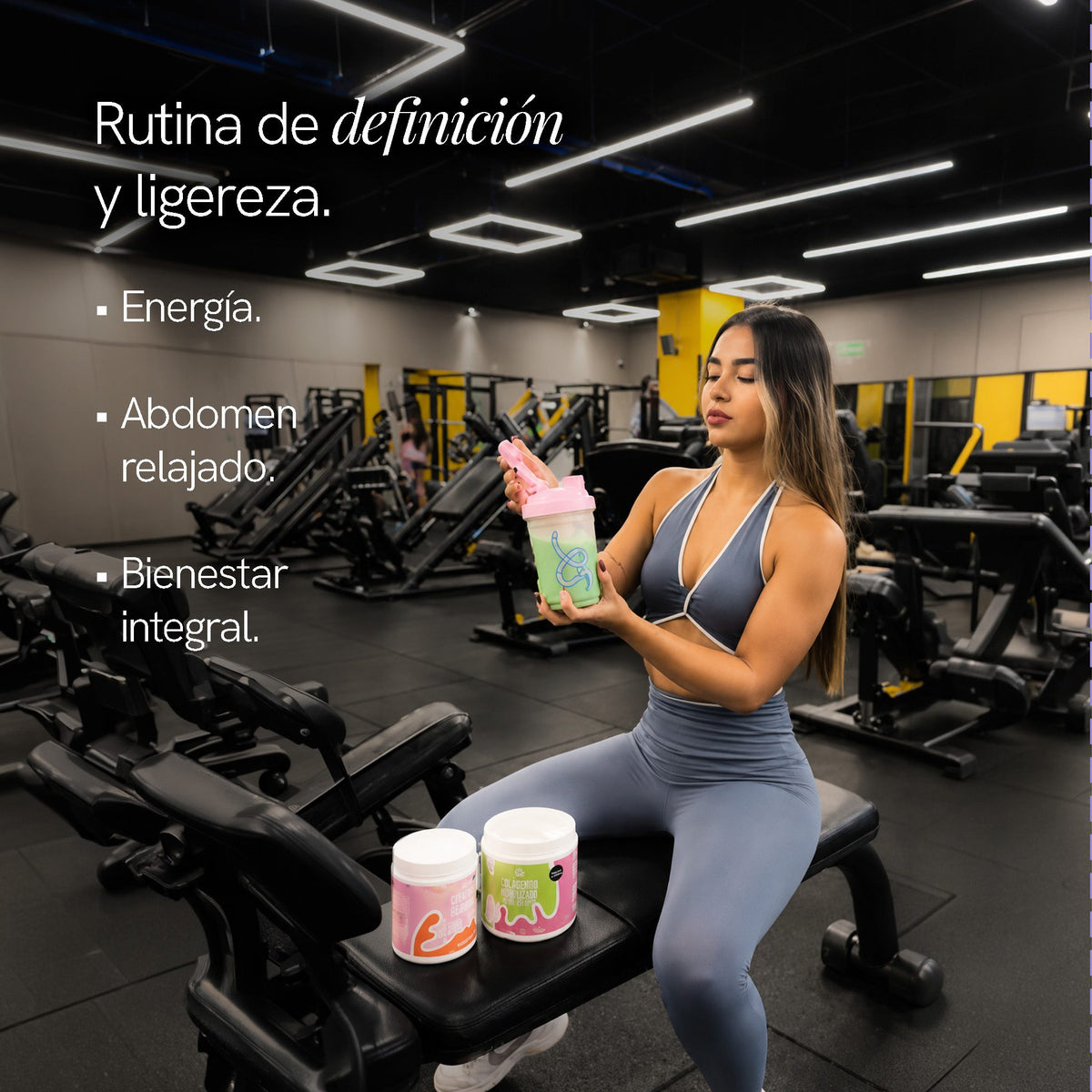 Mujer entrenando en el gimnasio con el Combo Girl Power de BioAdvance; rutina de definición y ligereza, con energía, abdomen relajado y bienestar integral.