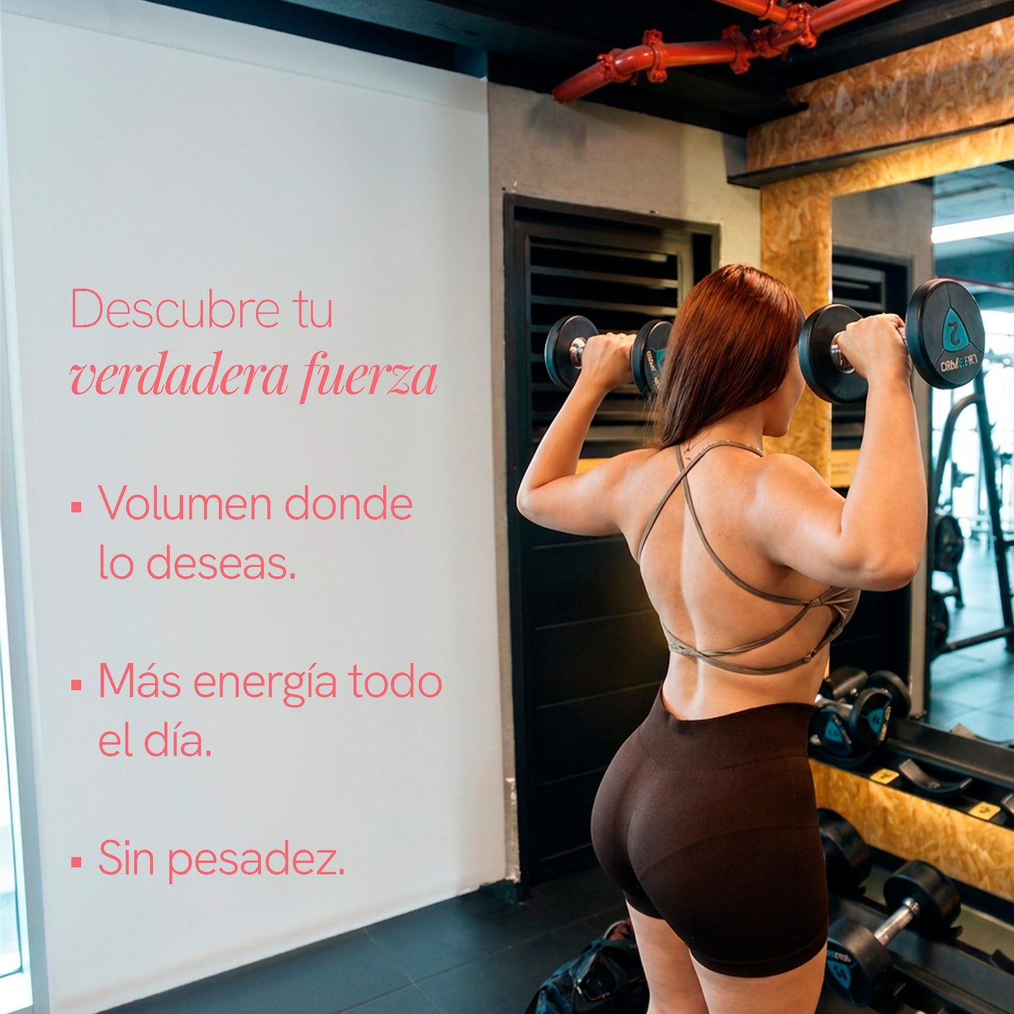 Mujer con el Combo Wonder Woman de BioAdvance; volumen saludable con confianza, energía y bienestar.