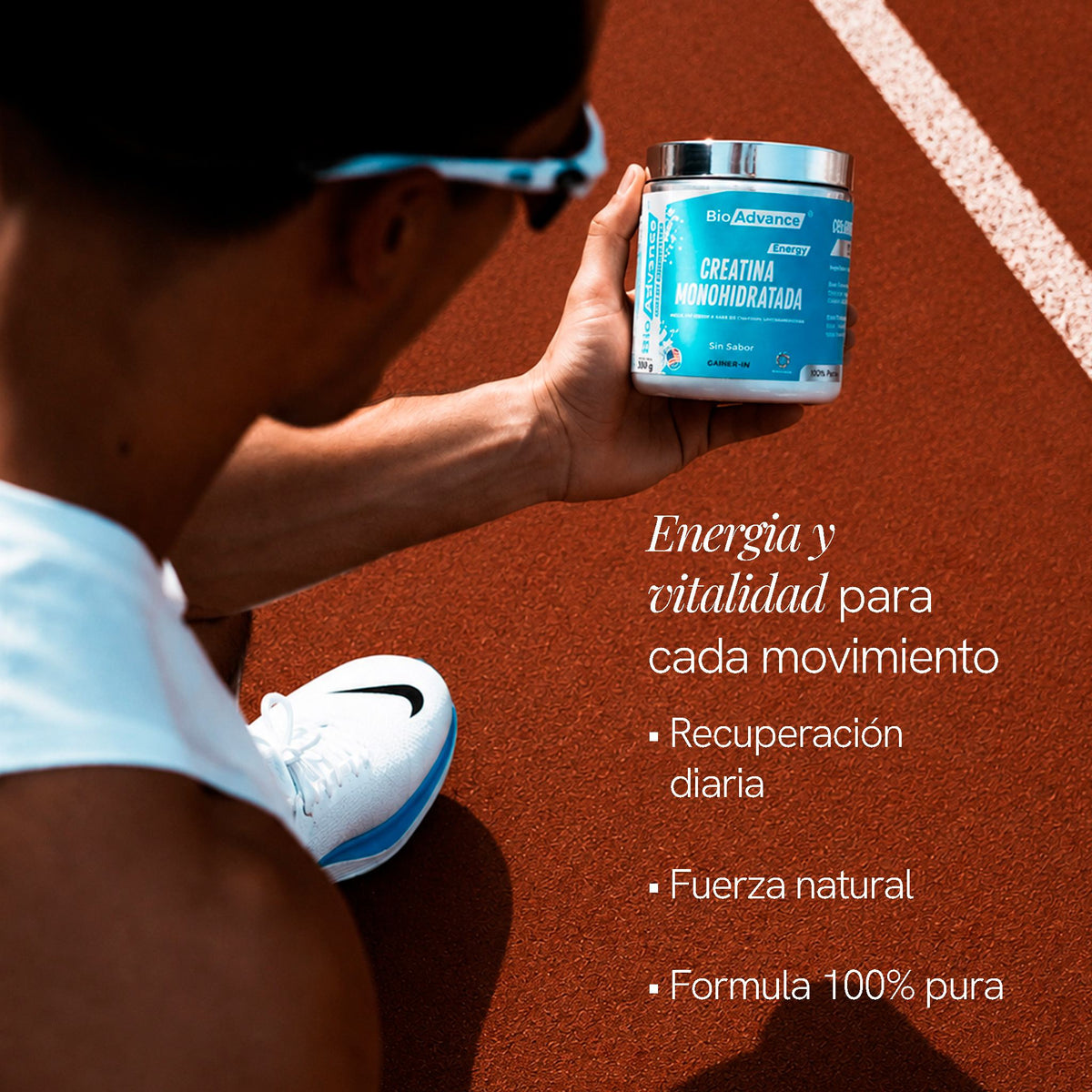 Atleta en la pista con la Creatina Monohidratada Pura de BioAdvance; energía y vitalidad para cada movimiento.